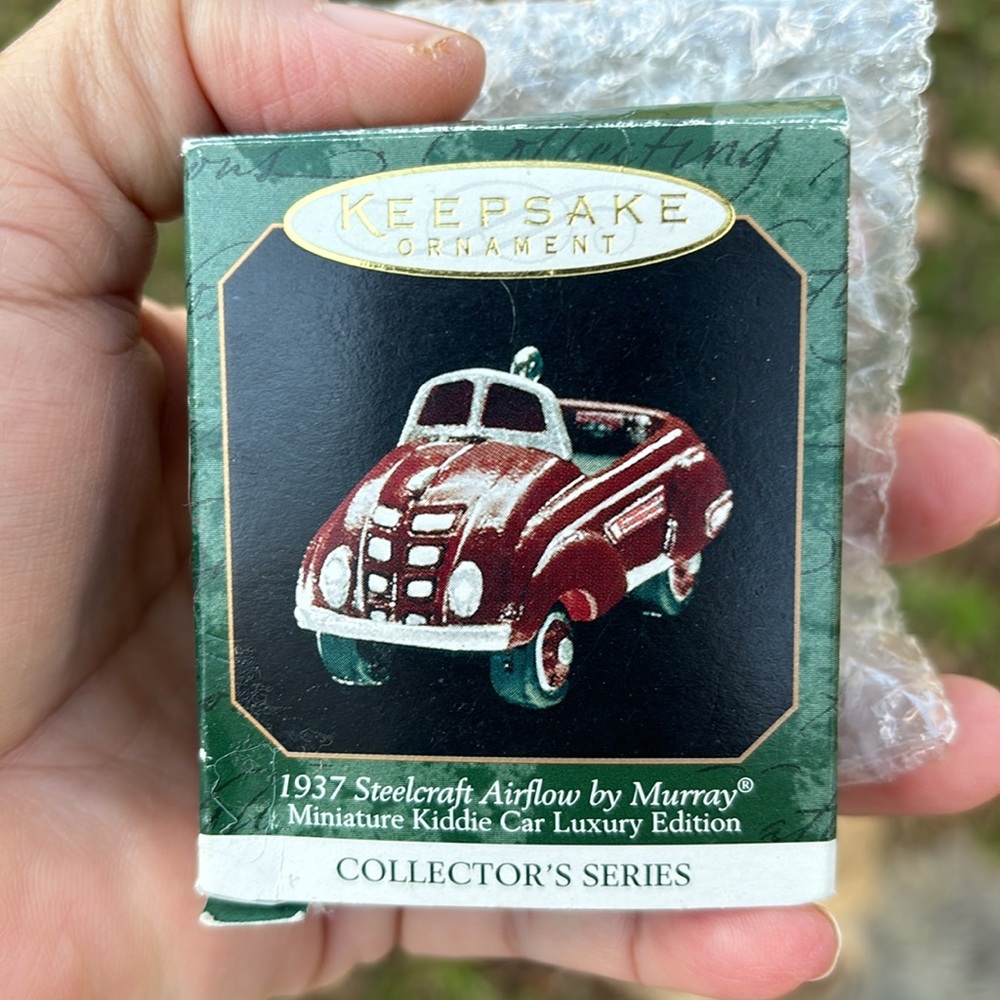KEEPSAKE ORNAMENT MINIATURE KIDDIE CAR LUXURY EDITION